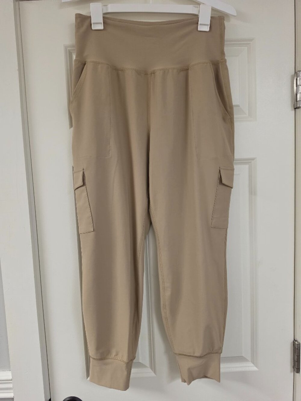 Old Navy Active Power Soft Cargo Jogger pants, high-rise waist elastic cuffs